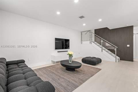 7923 NW 104th Ct, Doral FL - photo 10 of 38