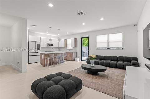 7923 NW 104th Ct, Doral FL - photo 9 of 38