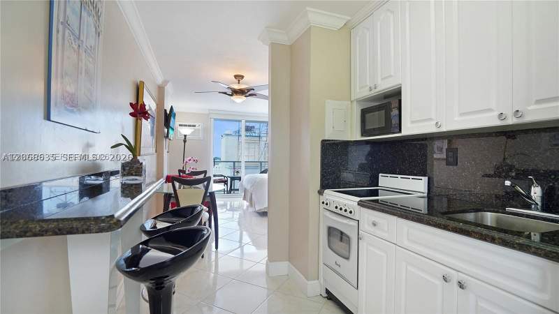 0 bedroom Condominium at 1750 James Ave 9J, 1750 James Apartments Con, Miami Beach — photo 3