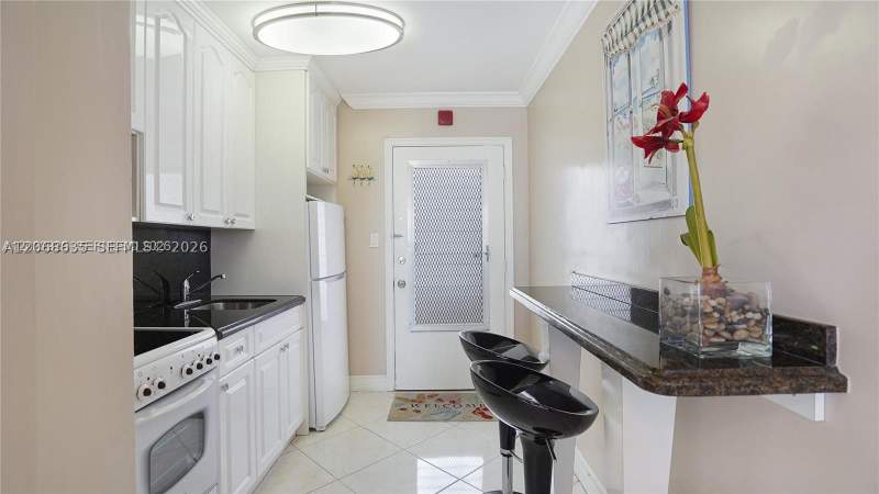 0 bedroom Condominium at 1750 James Ave 9J, 1750 James Apartments Con, Miami Beach — photo 4