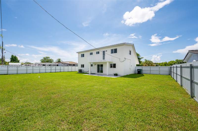 4 bedroom SingleFamilyResidence at 9361 SW 27th St, Coral Gardens, Miami — photo 5