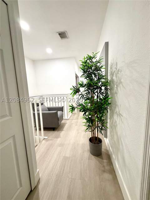 7796 NW 114th Pl, Doral FL - photo 18 of 24