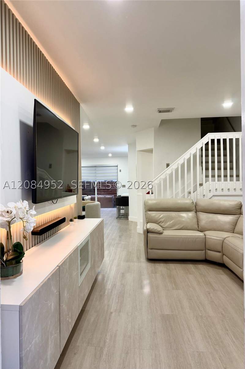 4 bedroom Townhouse at 7796 NW 114th Pl, Doral Isles North Sec Two, Doral — photo 4