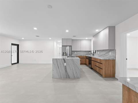 610 NE 164th Ter, Miami FL - photo 12 of 63