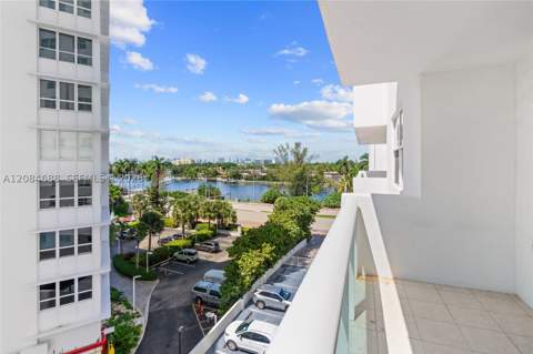 5001 Collins Ave 5E, Miami Beach FL - photo 10 of 45