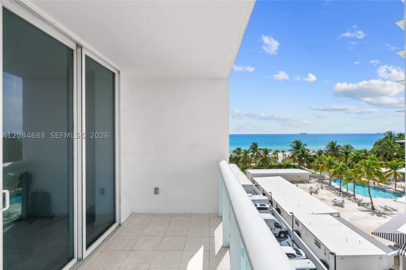 1 bedroom Condominium at 5001 Collins Ave 5E, 0HE Carriage Club South C, Miami Beach — photo 2
