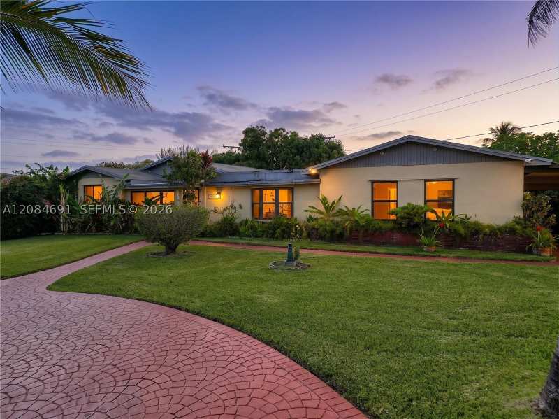 6 bedroom SingleFamilyResidence at 10900 SW 177th Ter, Green Hills Sec 3, Miami — photo 1