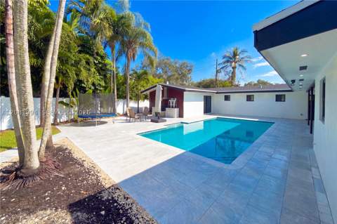 8201 SW 151st St, Palmetto Bay FL - photo 19 of 21