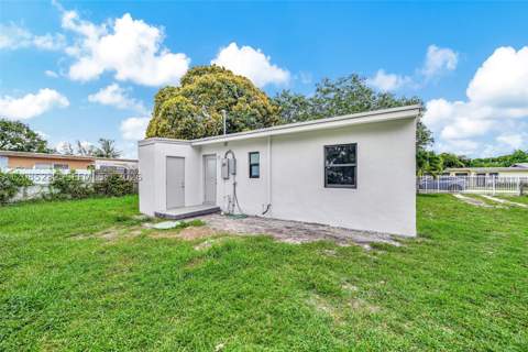 16410 NW 22nd Ct, Miami Gardens FL - photo 6 of 34