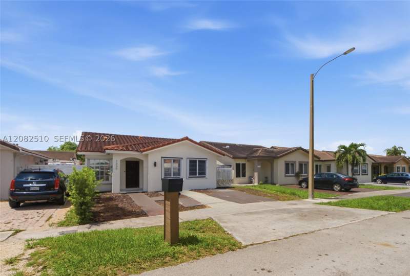 3 bedroom SingleFamilyResidence at 7330 W 30th Ave, Riviera I Sub, Hialeah — photo 3