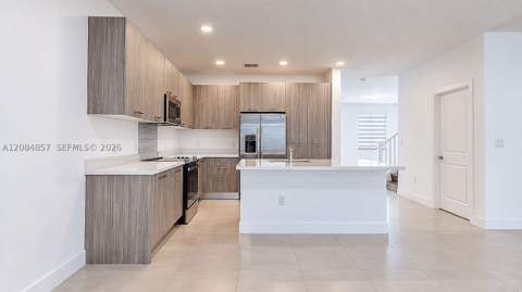 15811 SW 136th Ter, Miami FL - photo 10 of 60