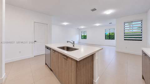15811 SW 136th Ter, Miami FL - photo 12 of 60