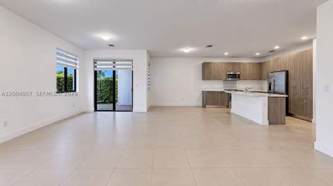 15811 SW 136th Ter, Miami FL - photo 15 of 60