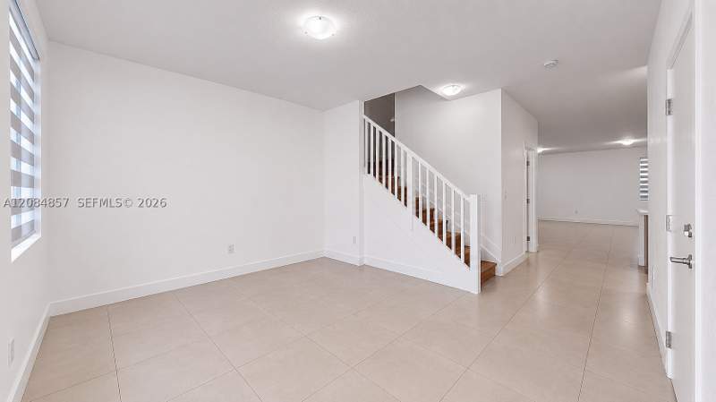 4 bedroom SingleFamilyResidence at 15811 SW 136th Ter, Century Gardens South, Miami — photo 3