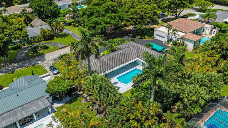 4 bedroom SingleFamilyResidence at 15305 SW 78th Ct, Eastgrove Estates Sec Fou, Palmetto Bay — photo 4