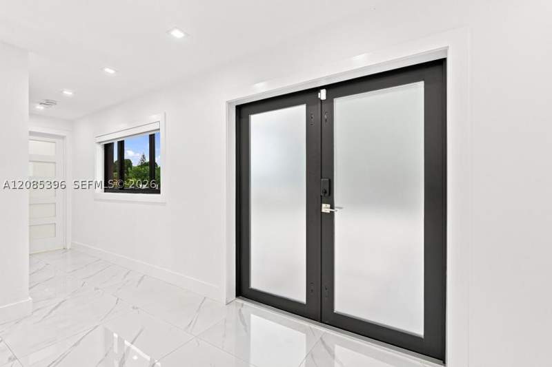3 bedroom SingleFamilyResidence at 100 NW 120th Ave, Sweetwater Ests Sub, Miami — photo 5