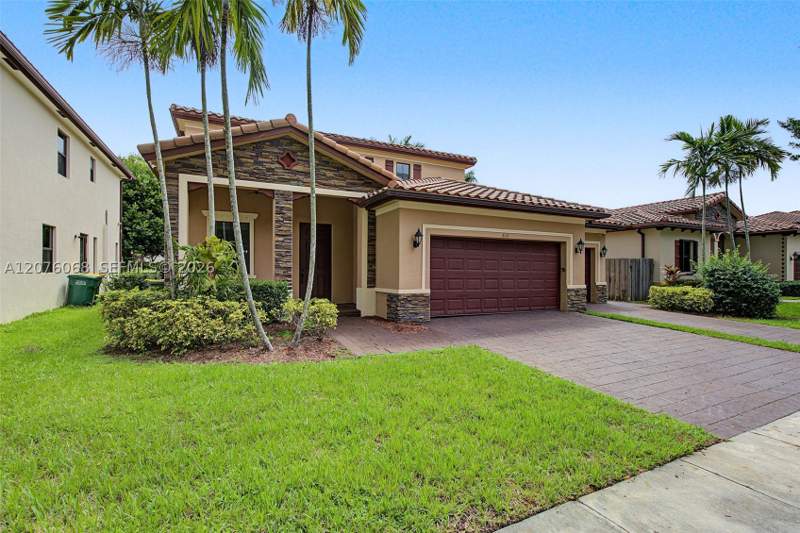 5 bedroom SingleFamilyResidence at 633 SE 35th Ter, Baywinds At Cozumel, Homestead — photo 3