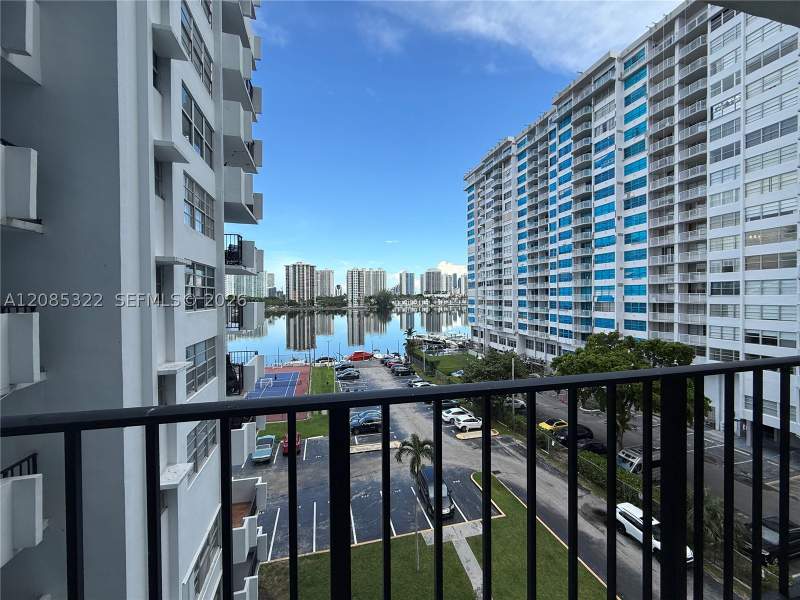 1 bedroom Condominium at 2750 NE 183rd St 601, Commodore Plaza Condo, Aventura — photo 4