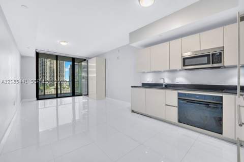 1010 Brickell Ave 1810, Miami FL - photo 14 of 35