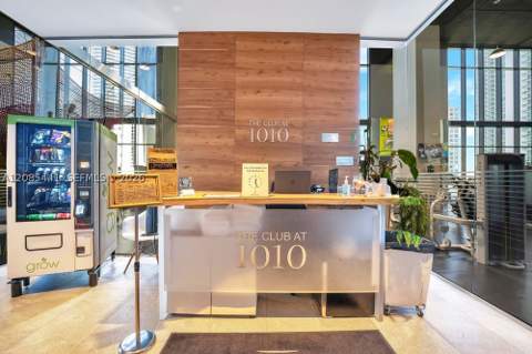 1010 Brickell Ave 1810, Miami FL - photo 9 of 35