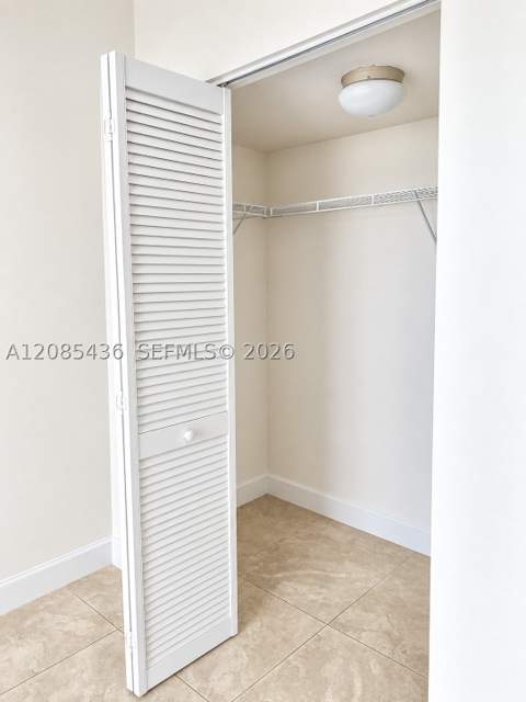 31 SE 5th St 2808, Miami FL - photo 10 of 18