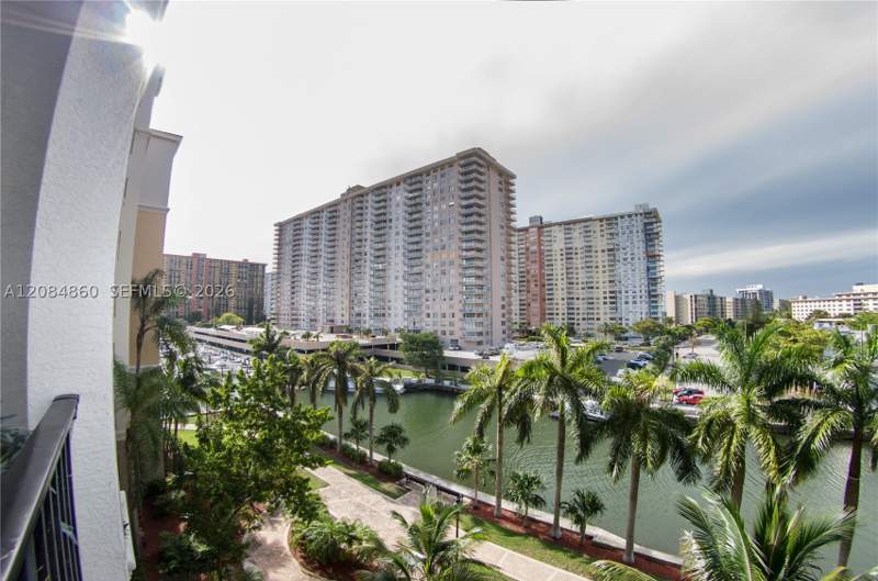 2 bedroom Condominium at 17150 N Bay Rd 2512, Porto Bellagio Condo, Sunny Isles Beach — photo 4