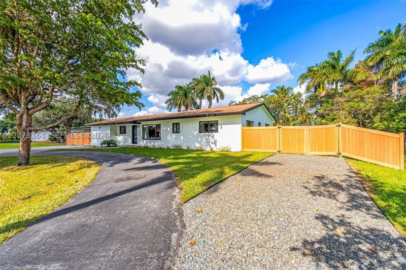 4 bedroom SingleFamilyResidence at 535 N Biscayne River Dr, Bisc Gardens Sec B, Miami — photo 1