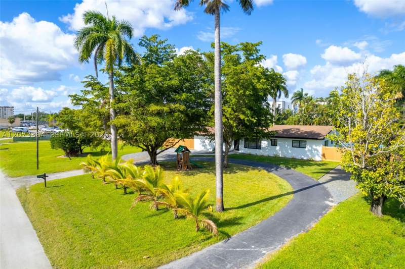 4 bedroom SingleFamilyResidence at 535 N Biscayne River Dr, Bisc Gardens Sec B, Miami — photo 5