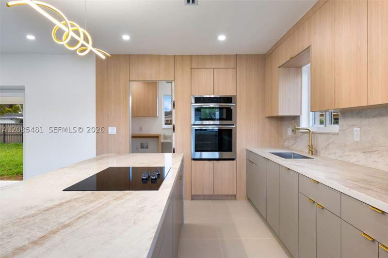 3 bedroom SingleFamilyResidence at 20120 SW 117th Ct, South Miami Heights Addn, Miami — photo 3
