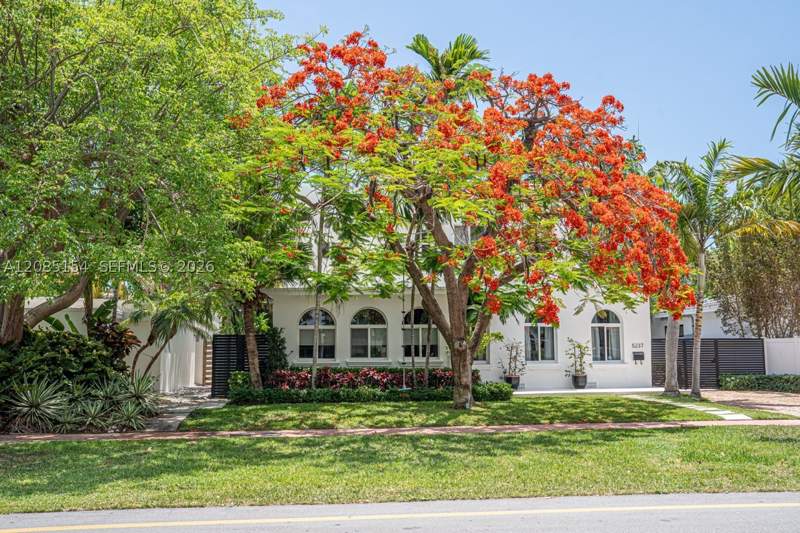 4 bedroom SingleFamilyResidence at 5237 La Gorce Drive, Beach View Sub, Miami Beach — photo 2