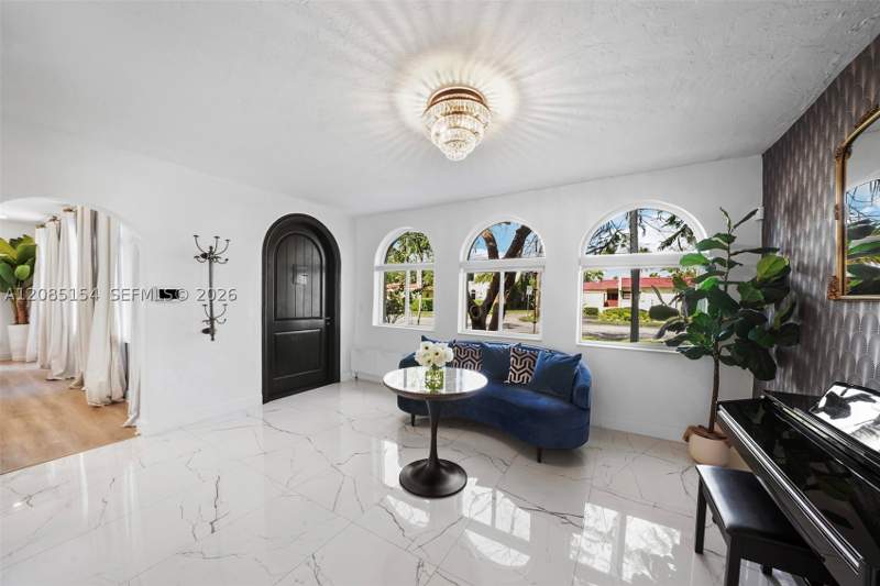 4 bedroom SingleFamilyResidence at 5237 La Gorce Drive, Beach View Sub, Miami Beach — photo 3