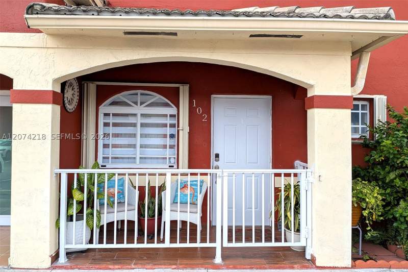2 bedroom Condominium at 11005 W Okeechobee Rd 102, Garden Villas Condo I, Hialeah Gardens — photo 4