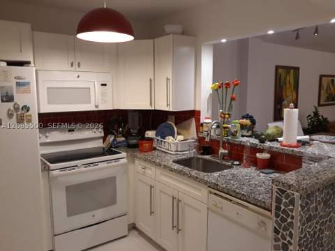 8100 Byron Ave 504, Miami Beach FL - photo 18 of 35