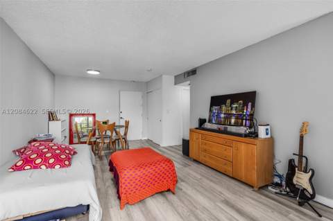 17620 Atlantic Blvd 315, Sunny Isles Beach FL - photo 10 of 37