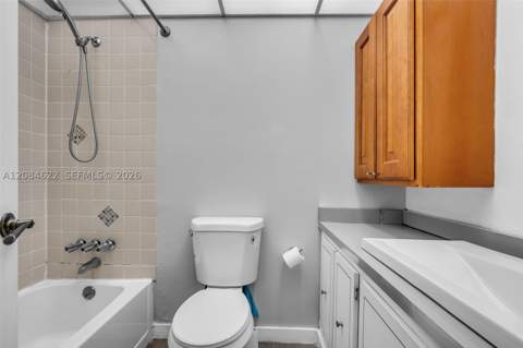 17620 Atlantic Blvd 315, Sunny Isles Beach FL - photo 19 of 37