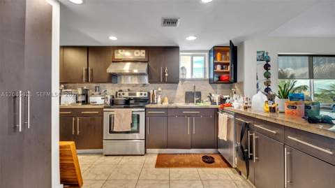 8001 Crespi Blvd 4B, Miami Beach FL - photo 6 of 19