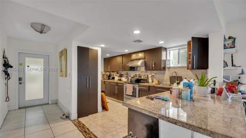 8001 Crespi Blvd 4B, Miami Beach FL - photo 7 of 19