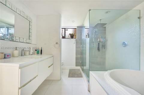 601 Ives Dairy Rd 105-8, Miami FL - photo 13 of 28