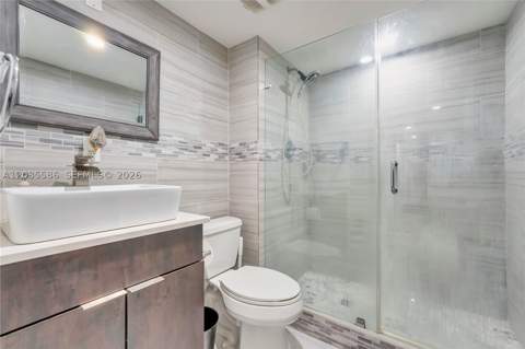601 Ives Dairy Rd 105-8, Miami FL - photo 15 of 28