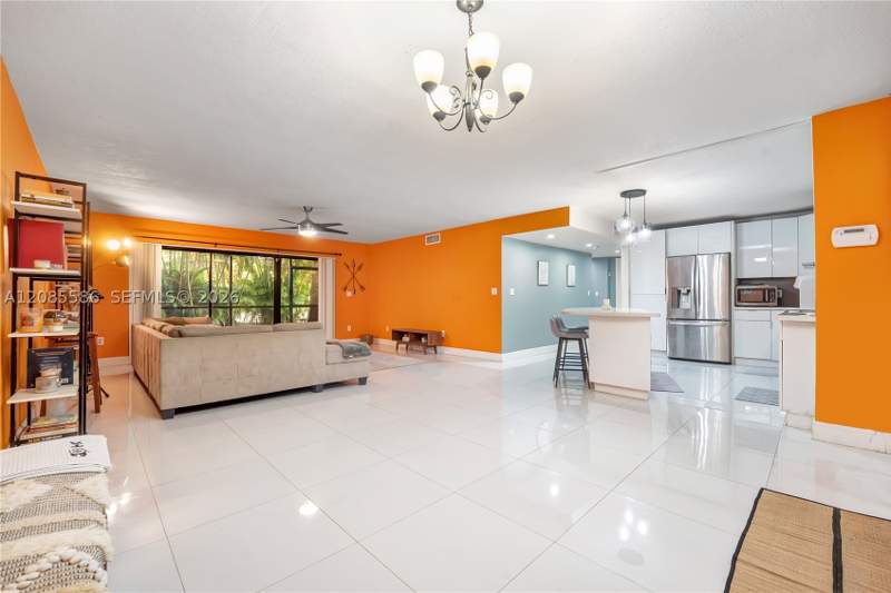 3 bedroom Condominium at 601 Ives Dairy Rd 105-8, Summertree Vilg Calif Cl, Miami — photo 2