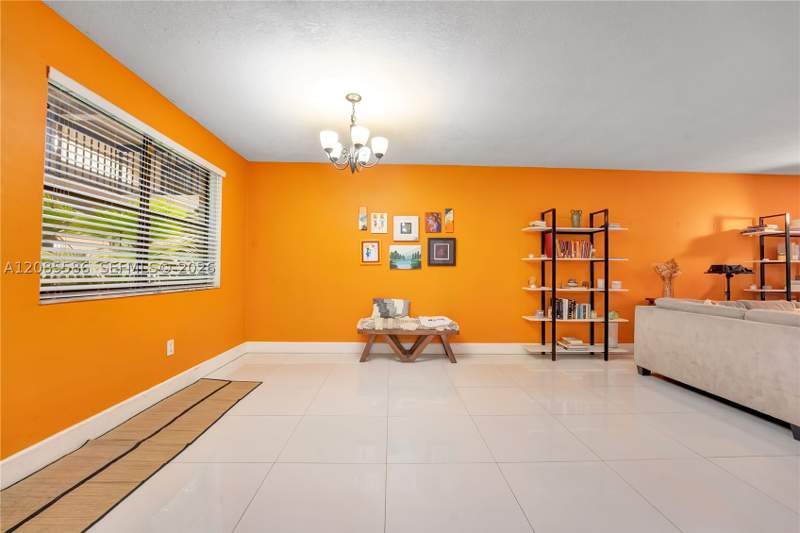 3 bedroom Condominium at 601 Ives Dairy Rd 105-8, Summertree Vilg Calif Cl, Miami — photo 3