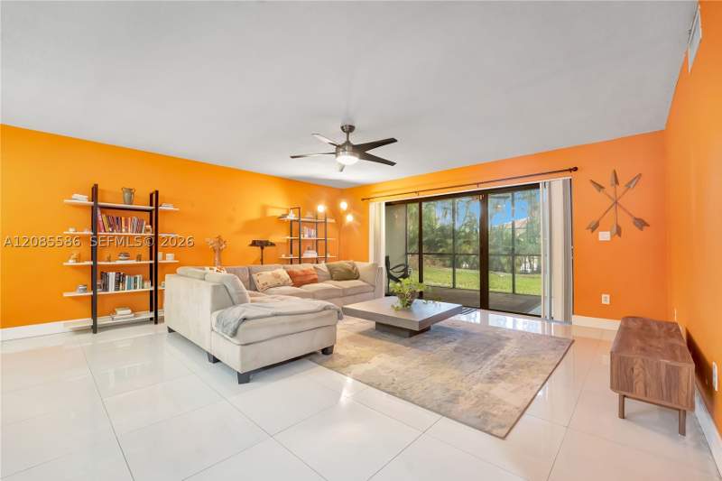 3 bedroom Condominium at 601 Ives Dairy Rd 105-8, Summertree Vilg Calif Cl, Miami — photo 5