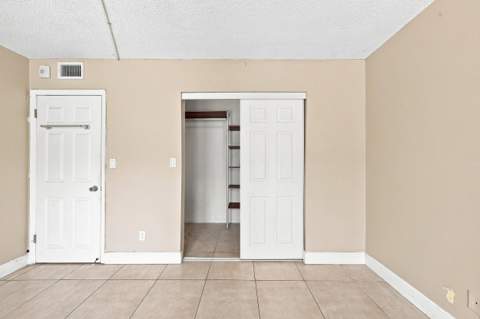1750 W 46th Street 242, Hialeah FL - photo 17 of 34