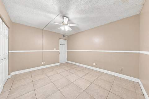 1750 W 46th Street 242, Hialeah FL - photo 23 of 34