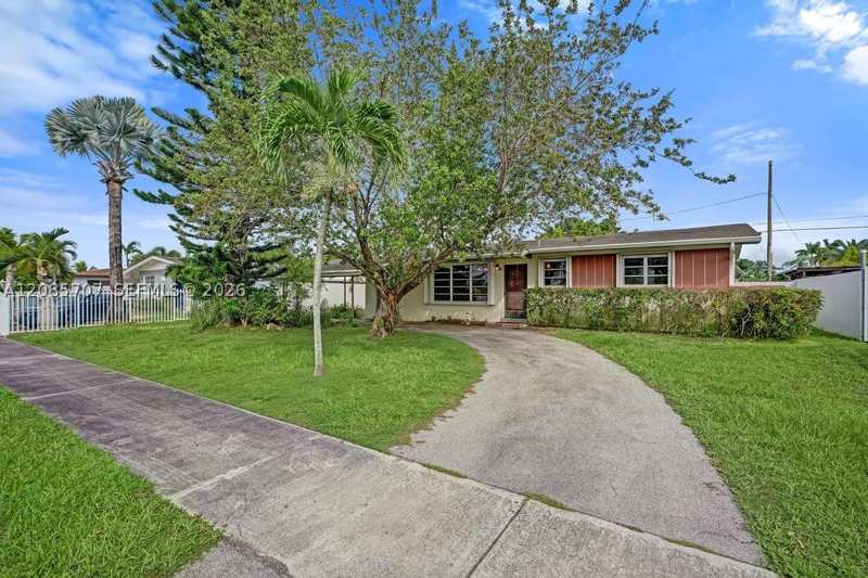 3 bedroom SingleFamilyResidence at 19731 Gulfstream Rd, Pine Tree Manor Sec 3, Cutler Bay — photo 1