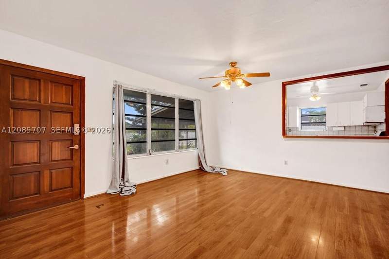 3 bedroom SingleFamilyResidence at 19731 Gulfstream Rd, Pine Tree Manor Sec 3, Cutler Bay — photo 2
