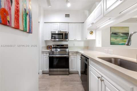 17100 N Bay Rd 1414, Sunny Isles Beach FL - photo 10 of 33