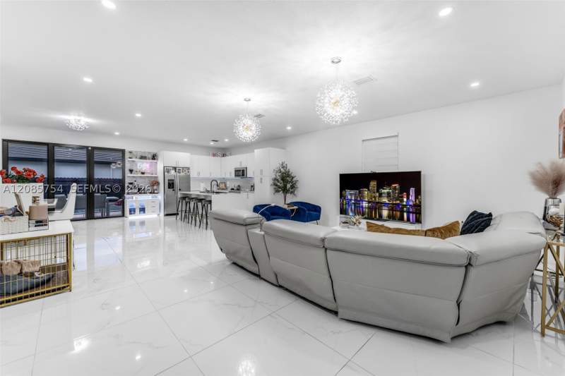 5 bedroom SingleFamilyResidence at 22712 SW 129th Ave, Venture Homes, Miami — photo 5