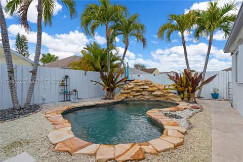15480 SW 144th Ave, Miami FL - photo 12 of 42