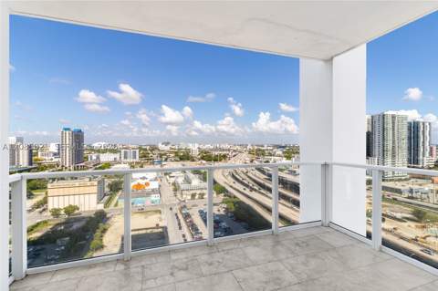 1040 Biscayne Blvd 1806, Miami FL - photo 10 of 45